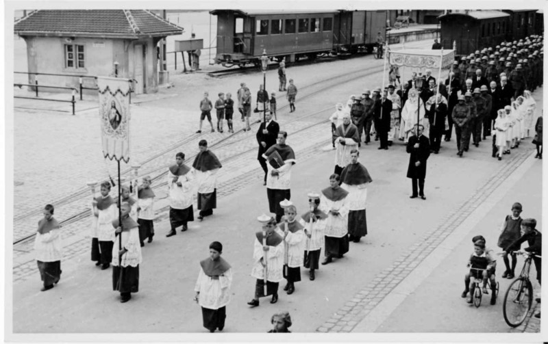 Frauenfeld Fronleichnamsprozession beim Wilerbahnhof