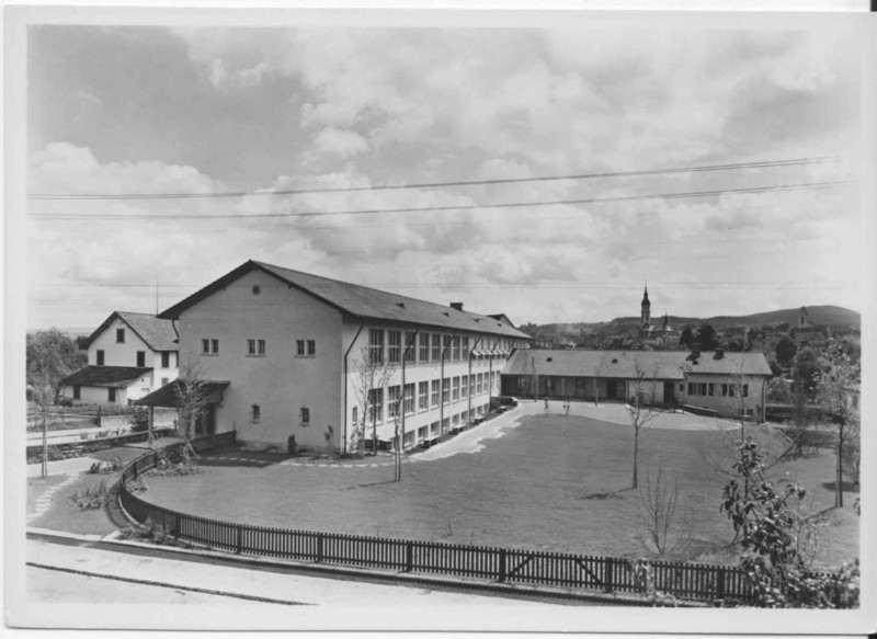 Frauenfeld Gewerbeschulhaus von Westen um 1950
