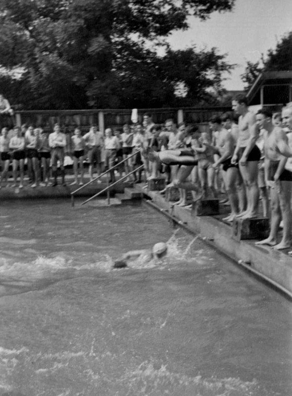 Frauenfeld Männerbadi Wettschwimmen Privatfoto